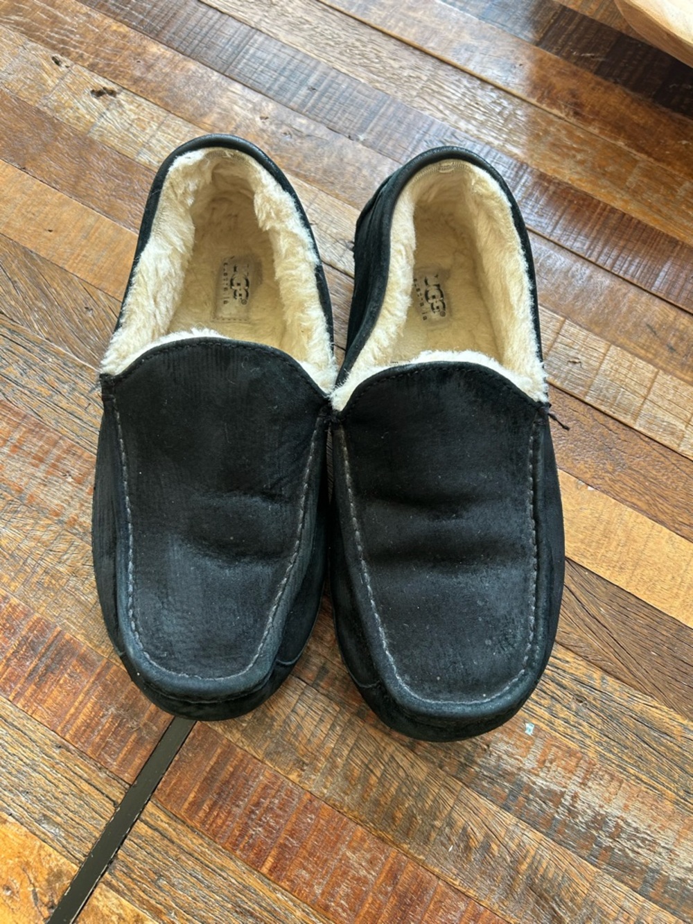 Men's UGG Ascot Slippers-Black
